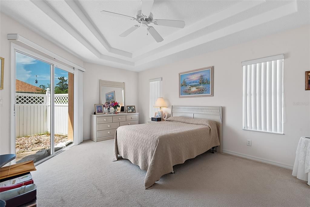 Active With Contract: $279,900 (3 beds, 2 baths, 1463 Square Feet)