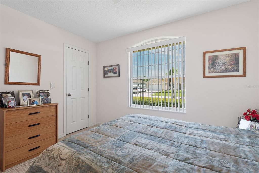 Active With Contract: $279,900 (3 beds, 2 baths, 1463 Square Feet)