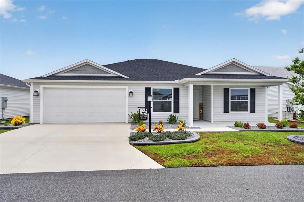 For Sale: $325,000 (3 beds, 2 baths, 1431 Square Feet)