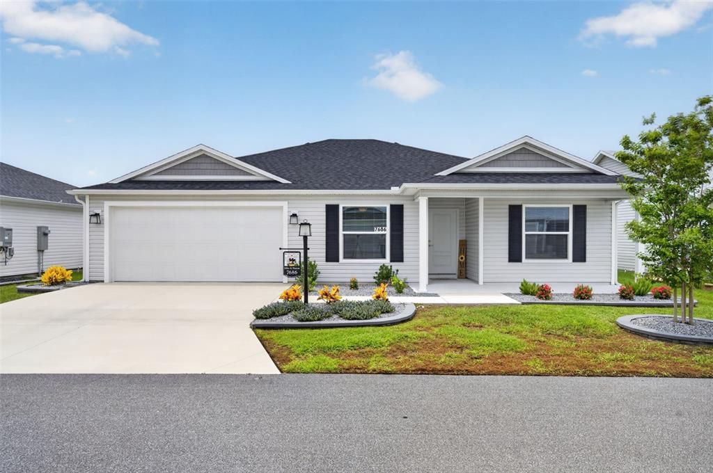 For Sale: $325,000 (3 beds, 2 baths, 1431 Square Feet)