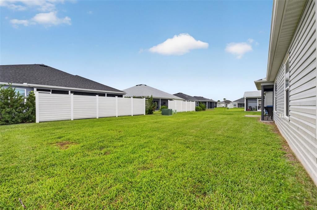 For Sale: $325,000 (3 beds, 2 baths, 1431 Square Feet)