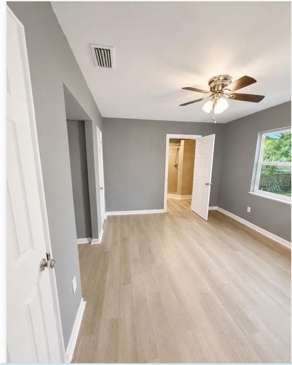 For Rent: $1,700 (3 beds, 2 baths, 1129 Square Feet)