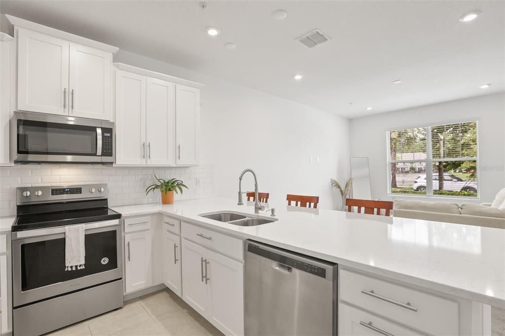 For Sale: $385,000 (3 beds, 2 baths, 1512 Square Feet)