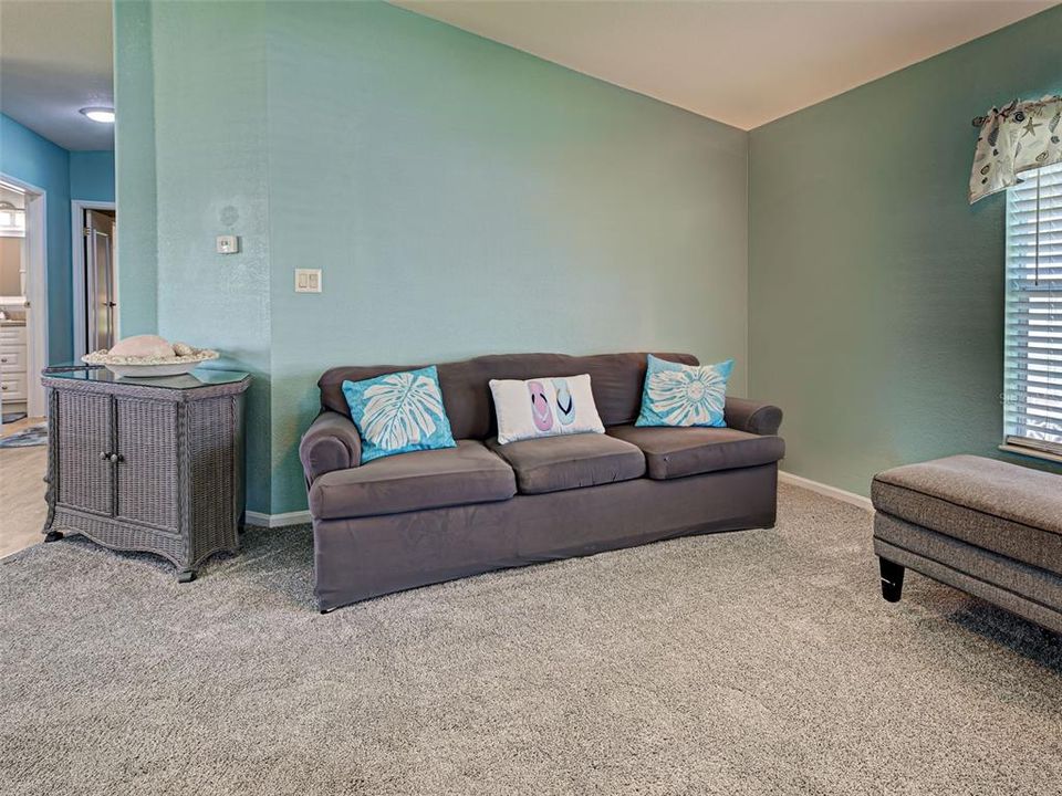 For Sale: $175,000 (2 beds, 2 baths, 1358 Square Feet)