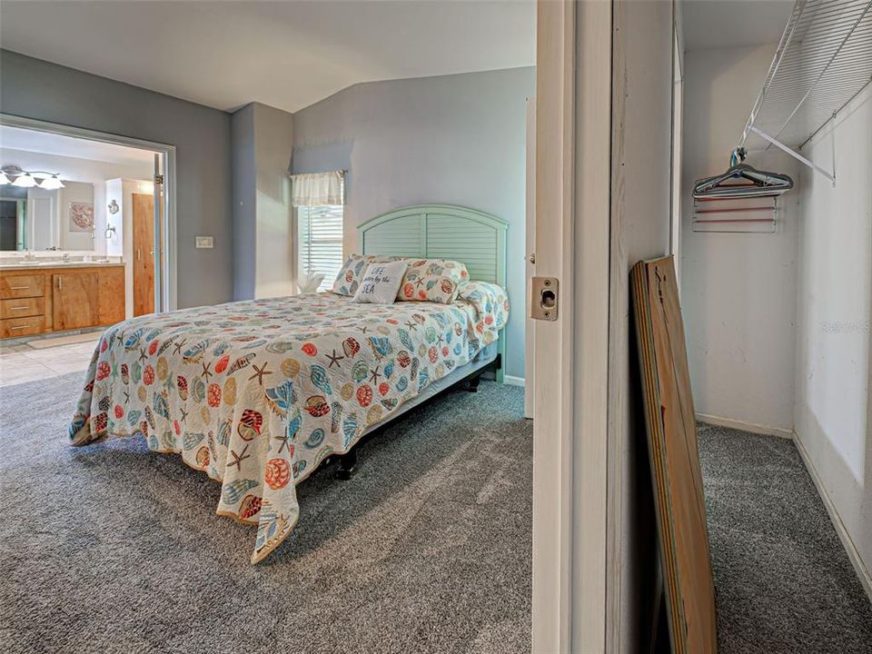 For Sale: $175,000 (2 beds, 2 baths, 1358 Square Feet)