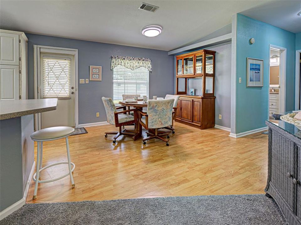 For Sale: $175,000 (2 beds, 2 baths, 1358 Square Feet)