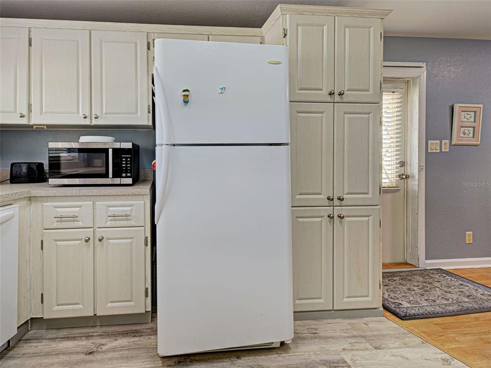 For Sale: $175,000 (2 beds, 2 baths, 1358 Square Feet)