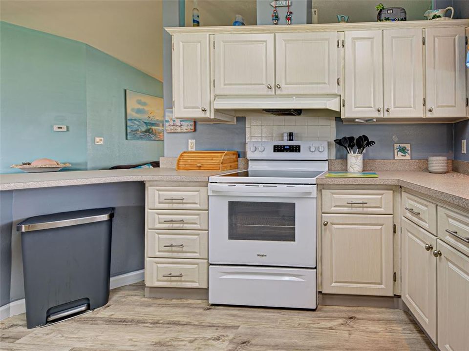 For Sale: $175,000 (2 beds, 2 baths, 1358 Square Feet)
