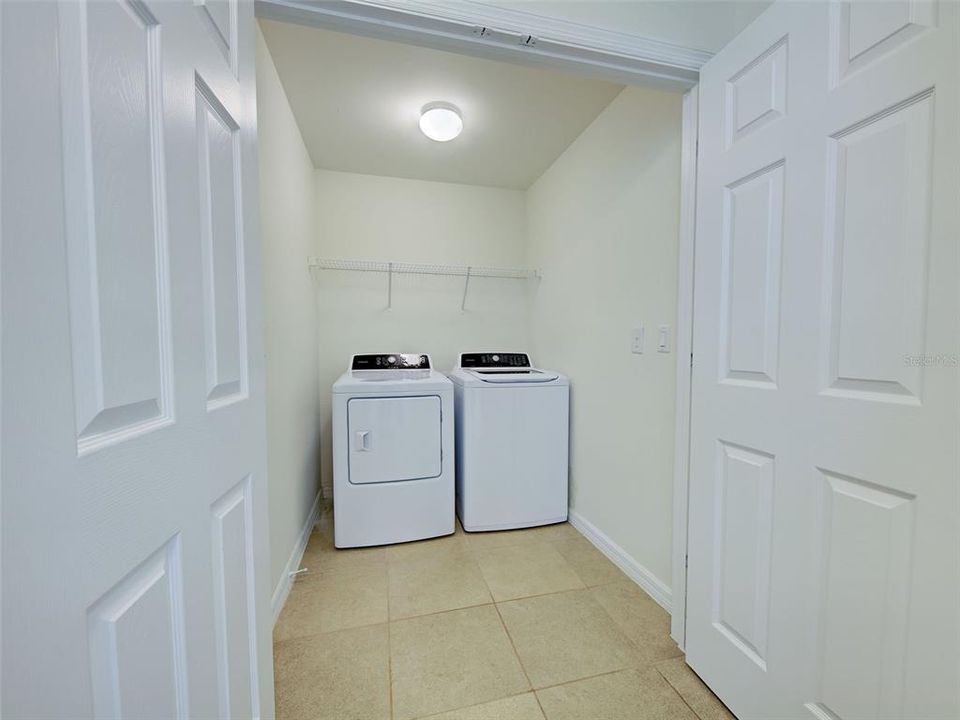 В аренду: $1,850 (3 спален, 2 ванн, 1367 Квадратных фут)
