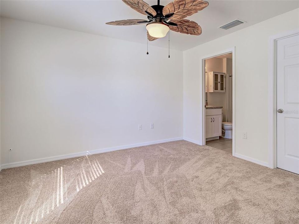 В аренду: $1,850 (3 спален, 2 ванн, 1367 Квадратных фут)