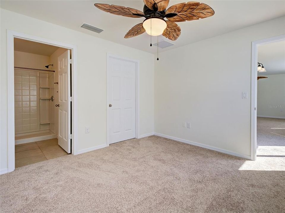 В аренду: $1,850 (3 спален, 2 ванн, 1367 Квадратных фут)