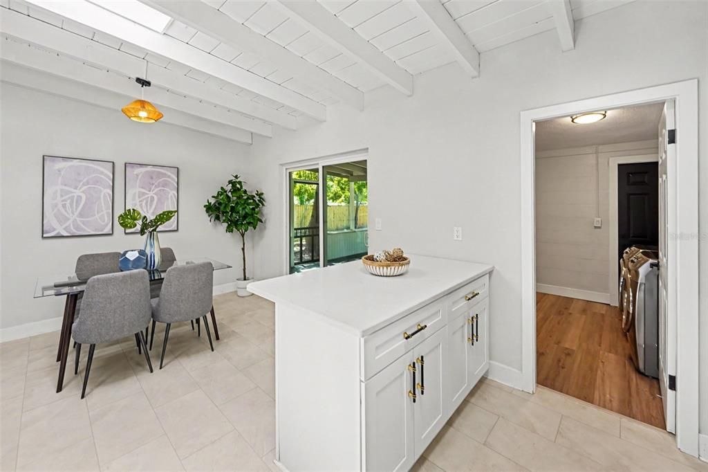 En Venta: $630,000 (3 camas, 2 baños, 1620 Pies cuadrados)