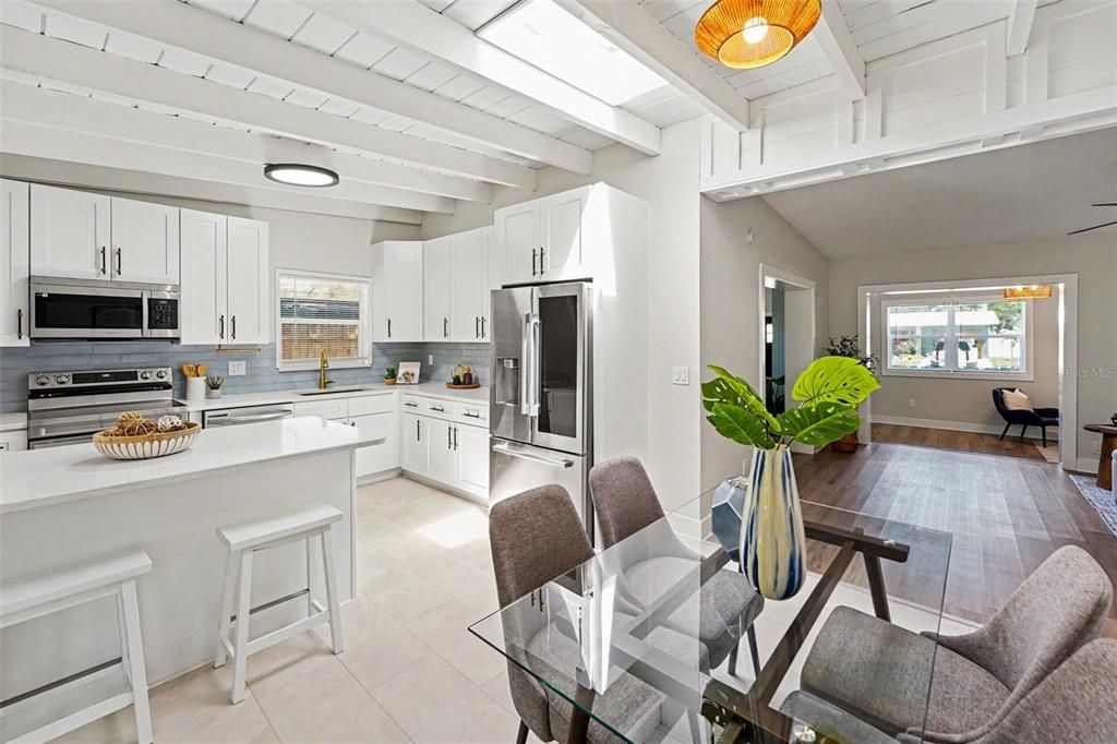 En Venta: $630,000 (3 camas, 2 baños, 1620 Pies cuadrados)