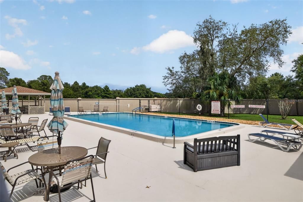 For Sale: $189,000 (2 beds, 2 baths, 998 Square Feet)