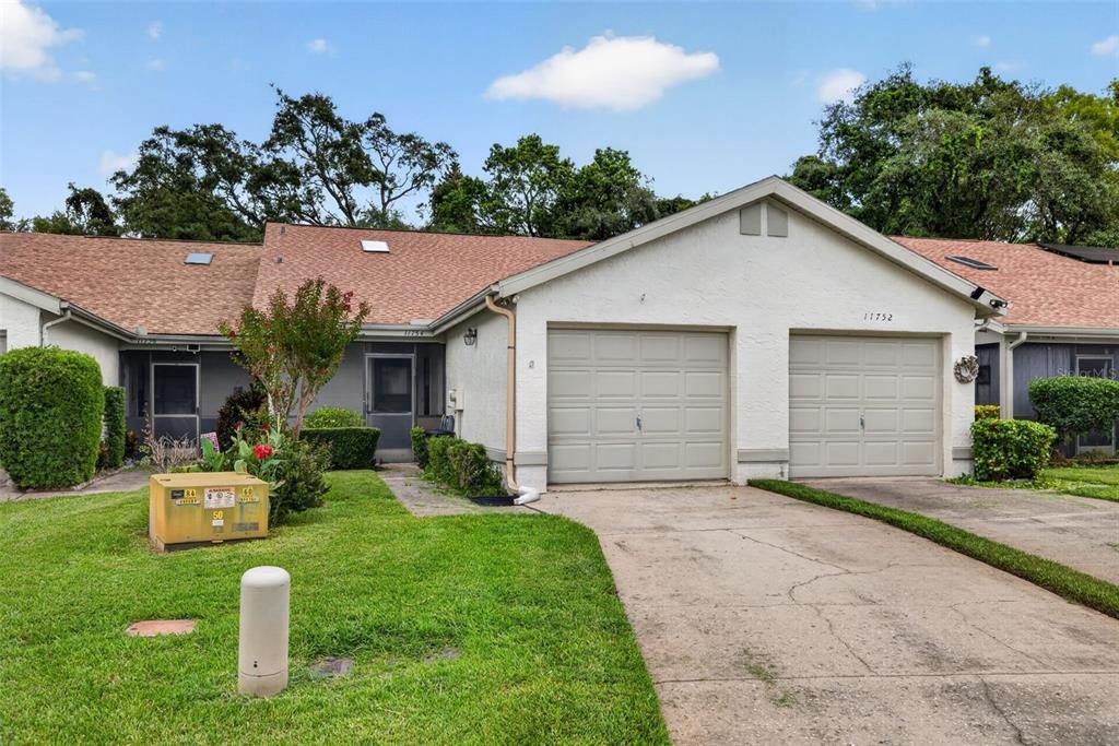 For Sale: $189,000 (2 beds, 2 baths, 998 Square Feet)