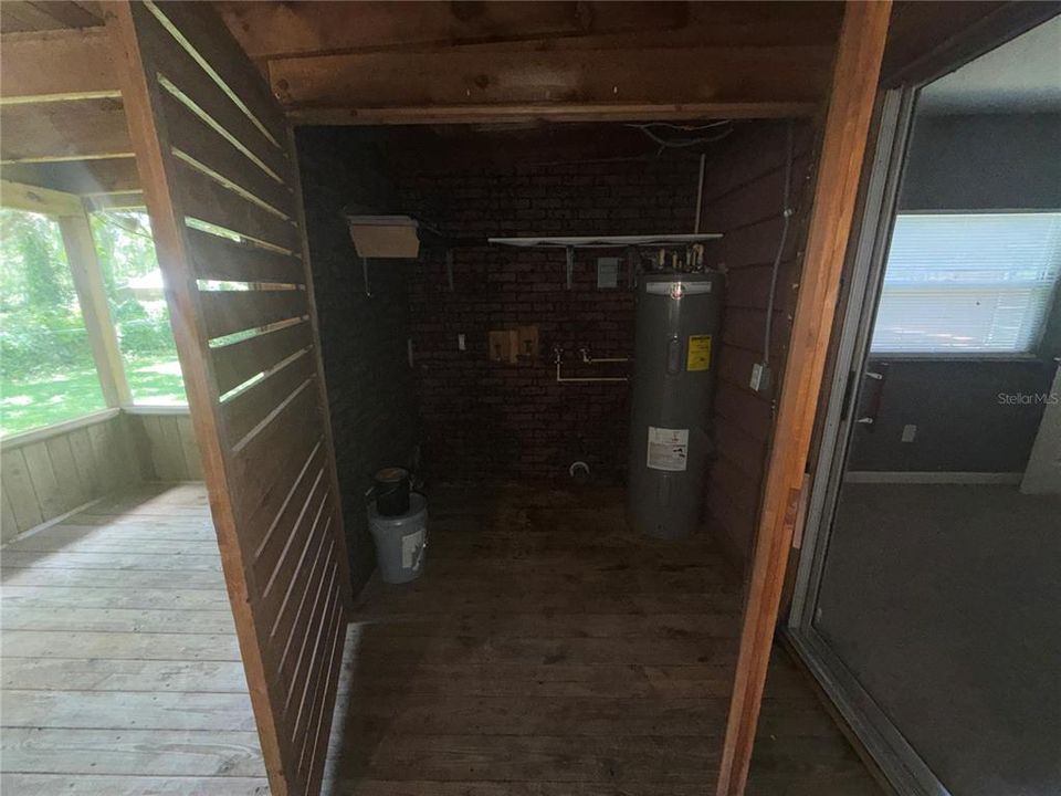 For Rent: $2,250 (3 beds, 2 baths, 1038 Square Feet)