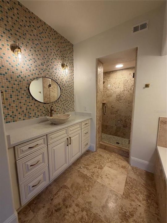 For Rent: $5,200 (3 beds, 2 baths, 1974 Square Feet)
