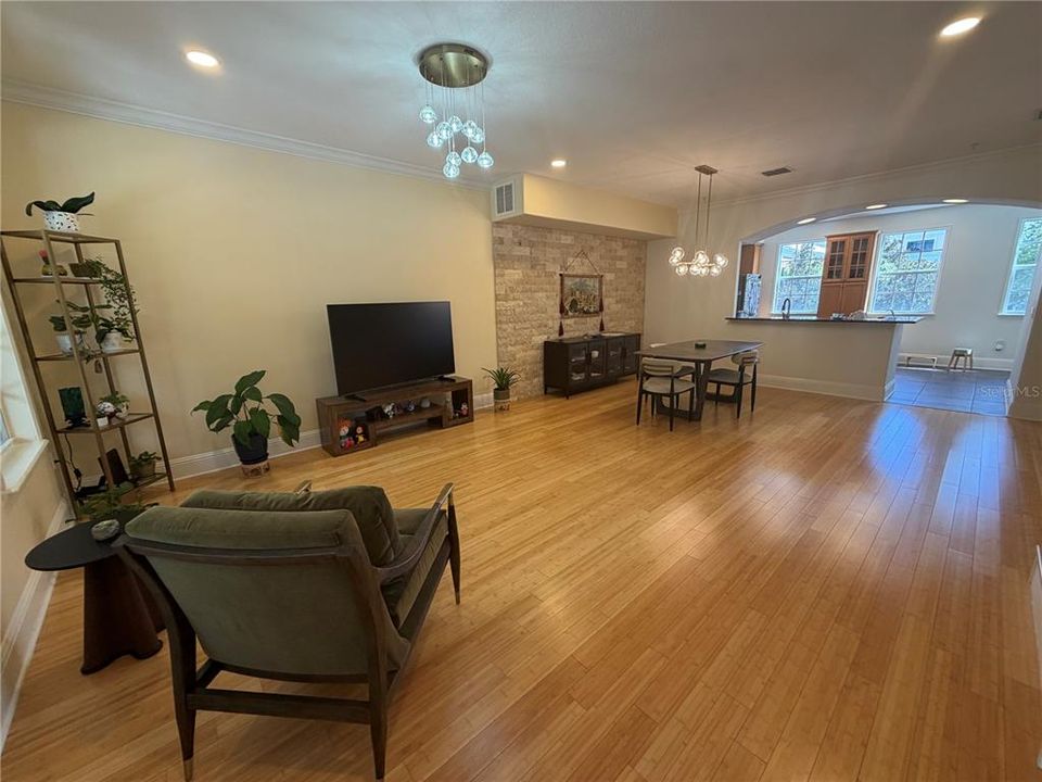 For Rent: $5,200 (3 beds, 2 baths, 1974 Square Feet)