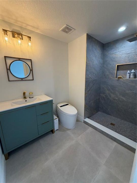 For Rent: $5,200 (3 beds, 2 baths, 1974 Square Feet)