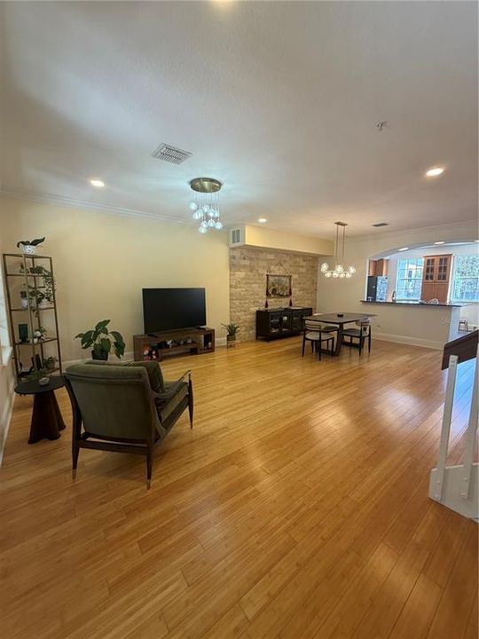 For Rent: $5,200 (3 beds, 2 baths, 1974 Square Feet)