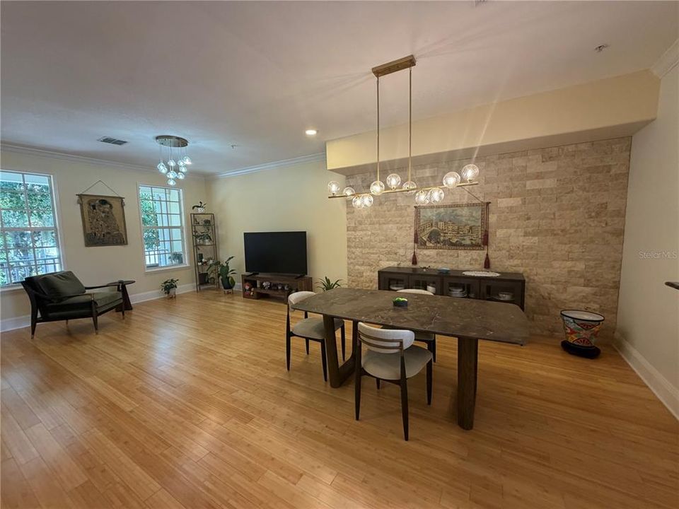 For Rent: $5,200 (3 beds, 2 baths, 1974 Square Feet)