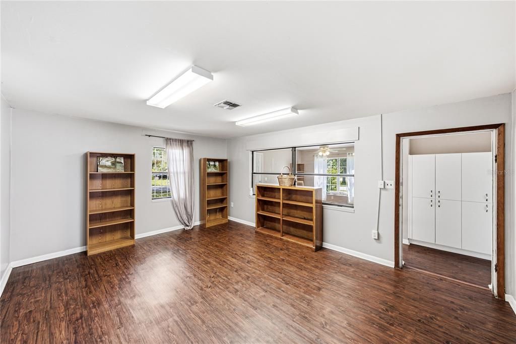 En Venta: $334,900 (4 camas, 3 baños, 1612 Pies cuadrados)