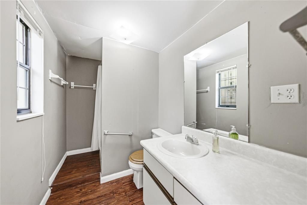 En Venta: $334,900 (4 camas, 3 baños, 1612 Pies cuadrados)