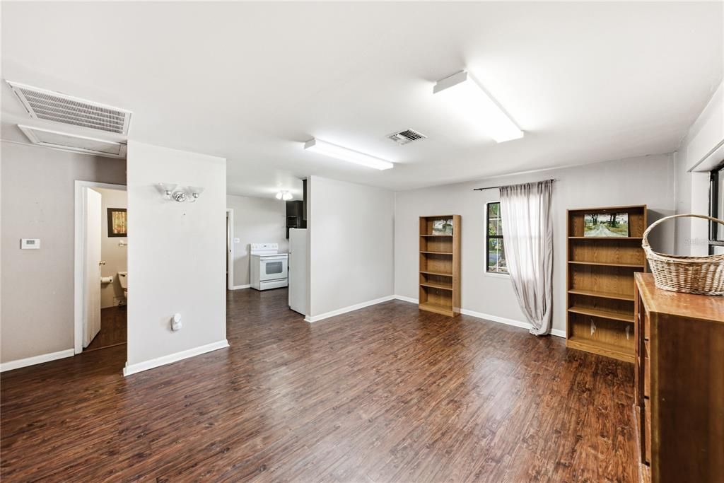 En Venta: $334,900 (4 camas, 3 baños, 1612 Pies cuadrados)