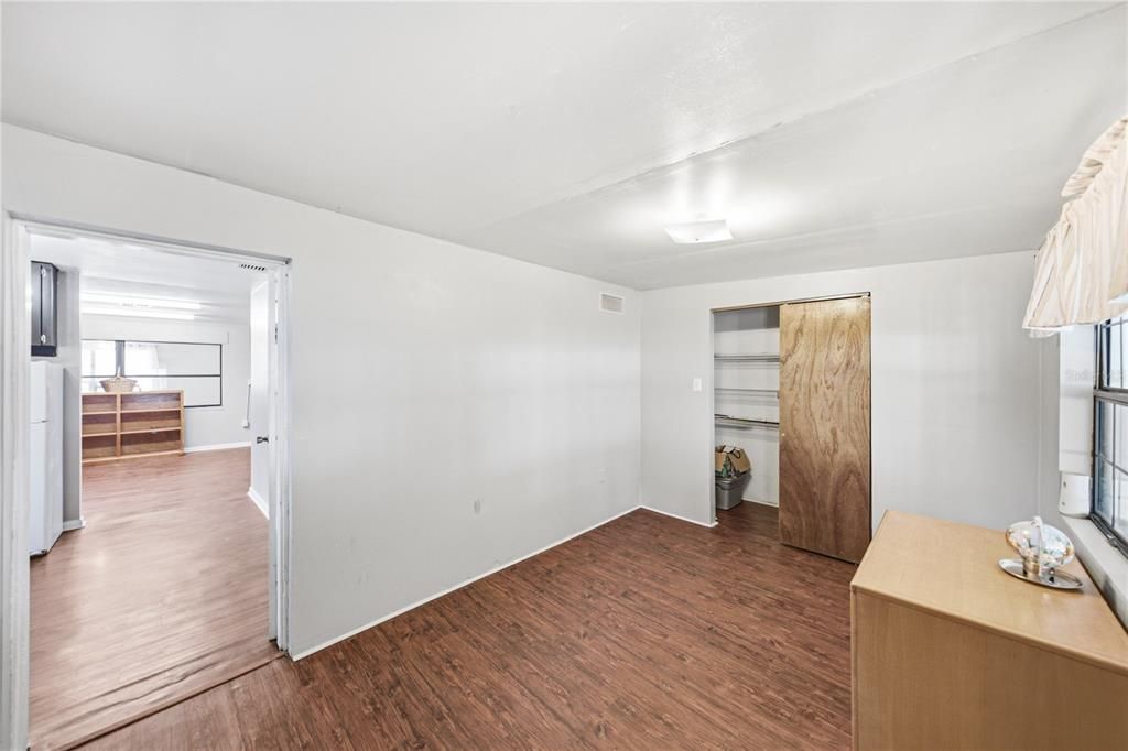 En Venta: $334,900 (4 camas, 3 baños, 1612 Pies cuadrados)