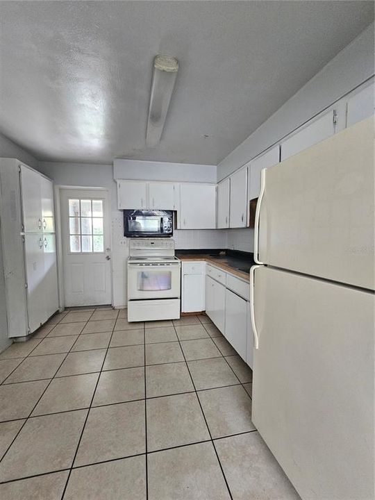 En Renta: $1,550 (3 camas, 1 baños, 1200 Pies cuadrados)