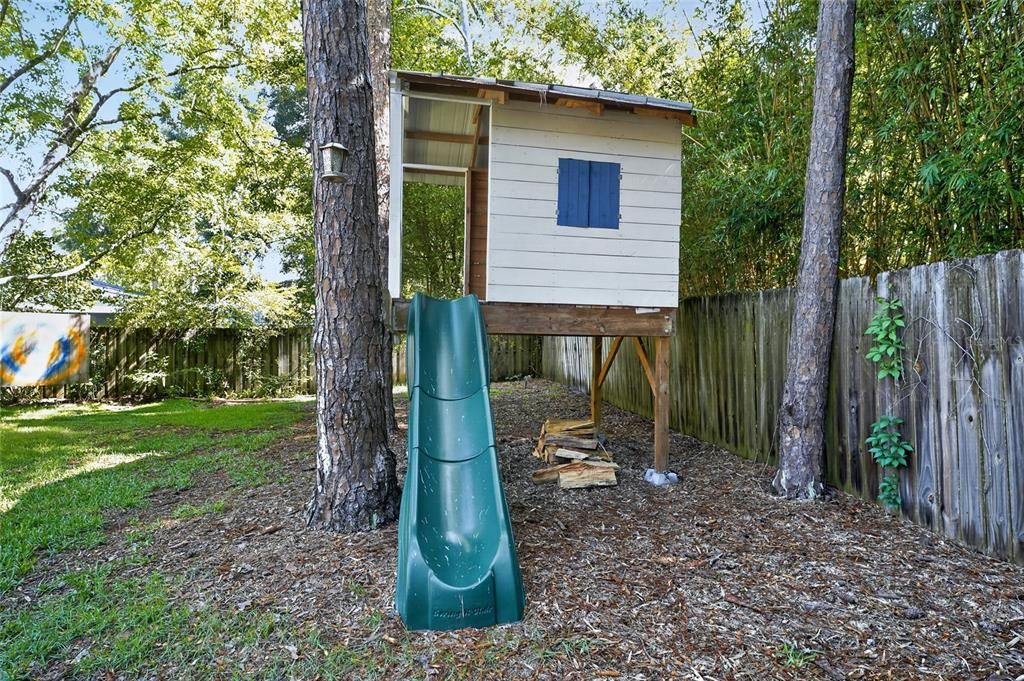 For Sale: $385,000 (3 beds, 2 baths, 1687 Square Feet)