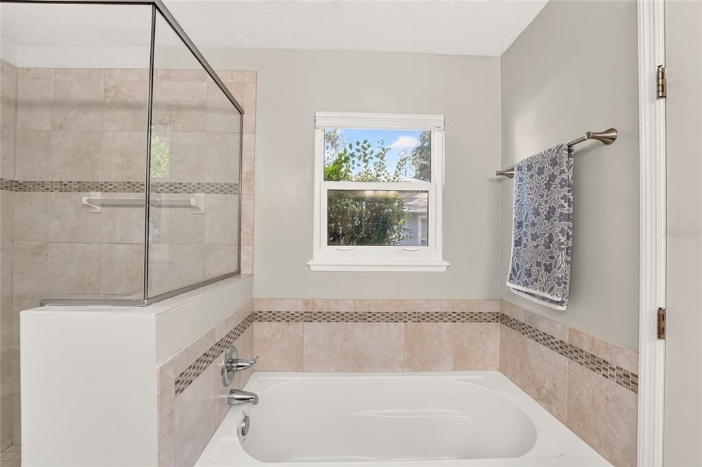For Sale: $385,000 (3 beds, 2 baths, 1687 Square Feet)