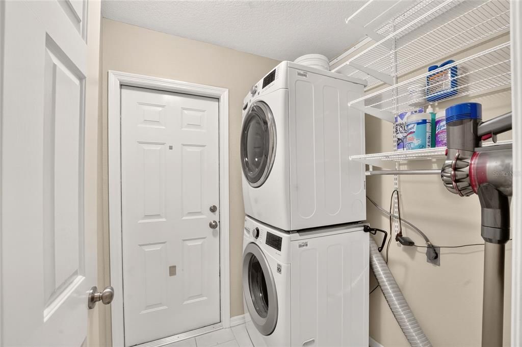 For Sale: $385,000 (3 beds, 2 baths, 1687 Square Feet)