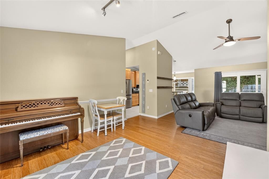 For Sale: $385,000 (3 beds, 2 baths, 1687 Square Feet)