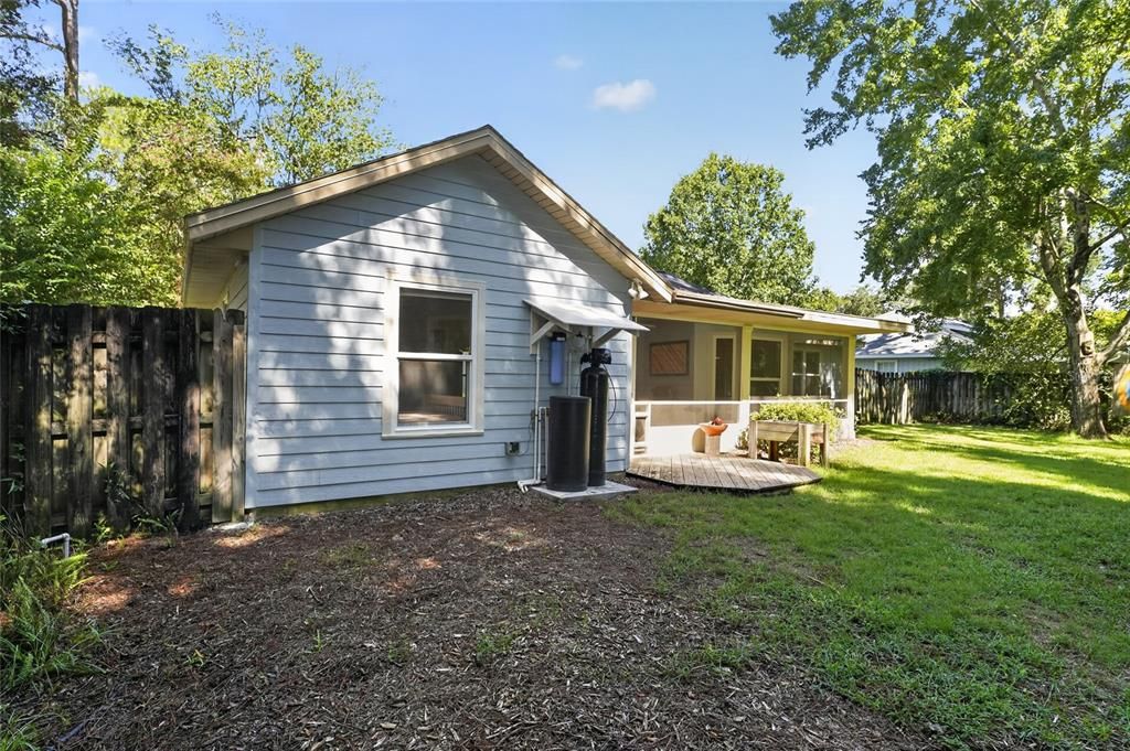 For Sale: $385,000 (3 beds, 2 baths, 1687 Square Feet)