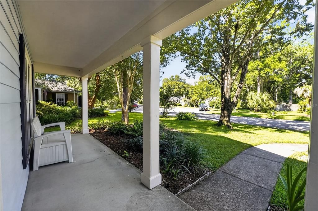 For Sale: $385,000 (3 beds, 2 baths, 1687 Square Feet)