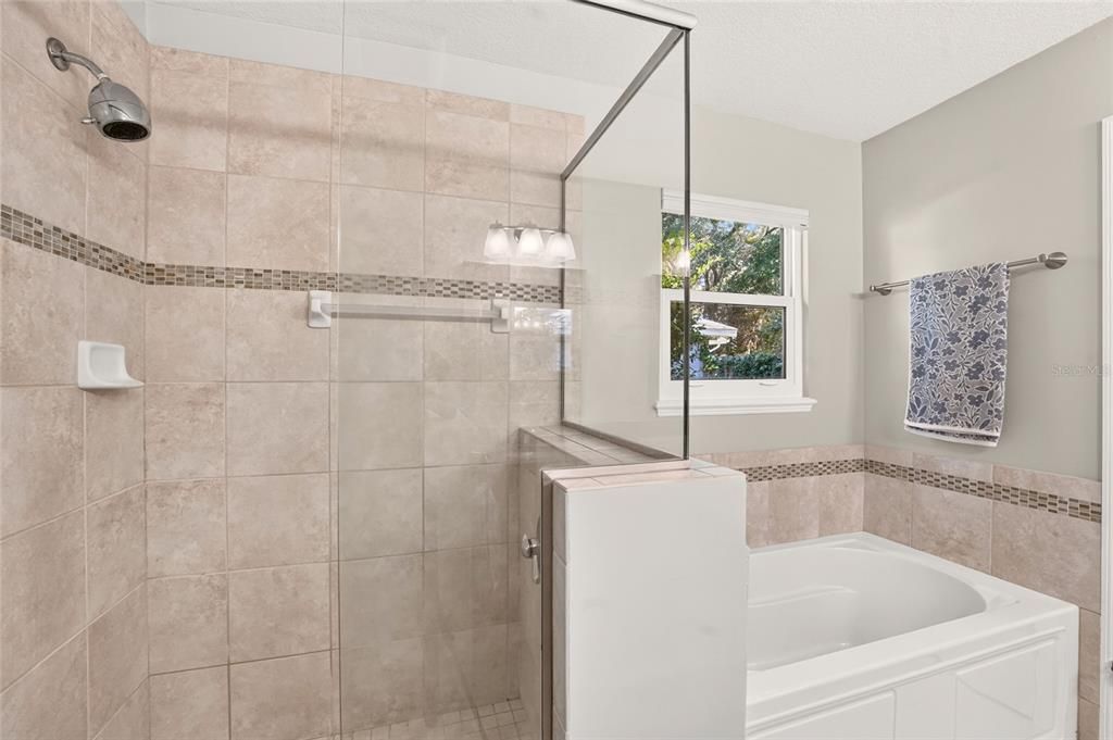 For Sale: $385,000 (3 beds, 2 baths, 1687 Square Feet)