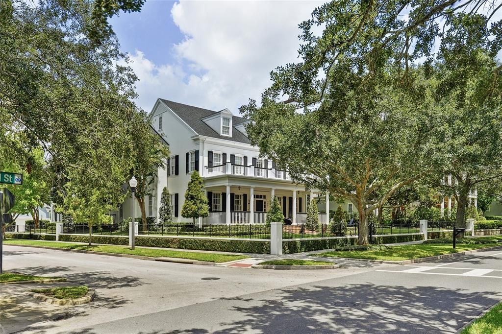 Active With Contract: $3,799,000 (6 beds, 6 baths, 6220 Square Feet)