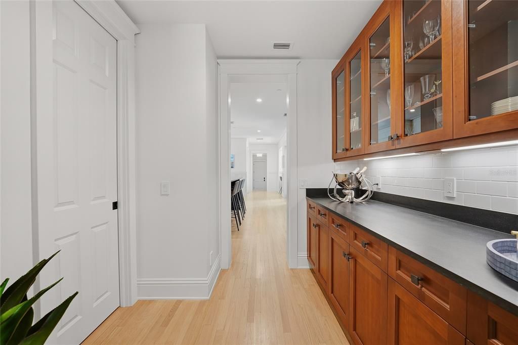 Active With Contract: $3,799,000 (6 beds, 6 baths, 6220 Square Feet)