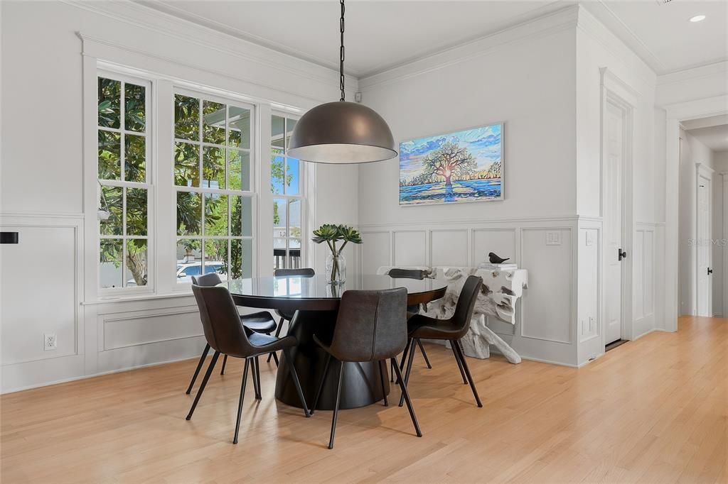 Active With Contract: $3,799,000 (6 beds, 6 baths, 6220 Square Feet)