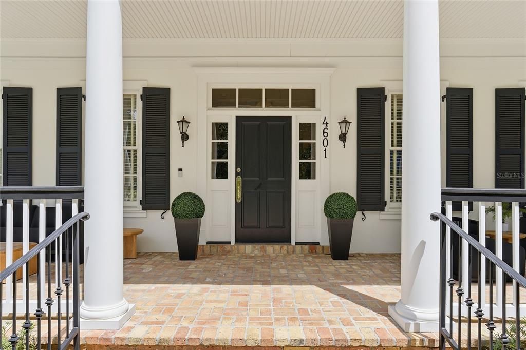 Active With Contract: $3,799,000 (6 beds, 6 baths, 6220 Square Feet)