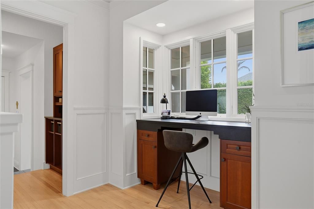 Active With Contract: $3,799,000 (6 beds, 6 baths, 6220 Square Feet)