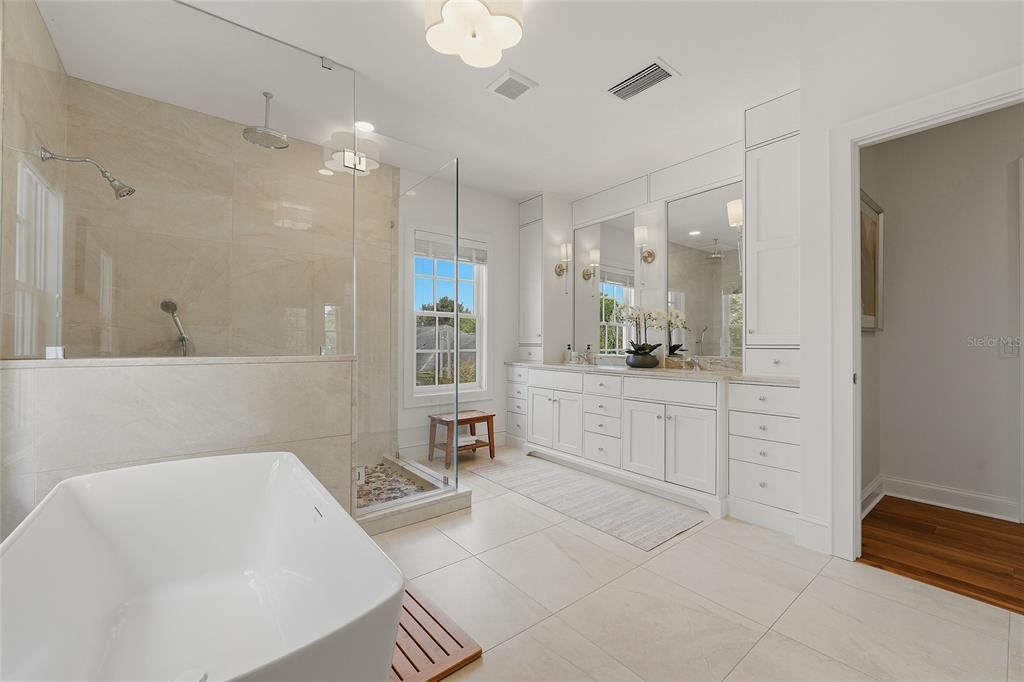 Active With Contract: $3,799,000 (6 beds, 6 baths, 6220 Square Feet)