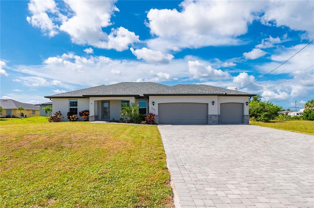 For Sale: $349,000 (4 beds, 2 baths, 1830 Square Feet)