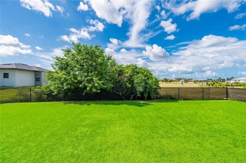 For Sale: $349,000 (4 beds, 2 baths, 1830 Square Feet)