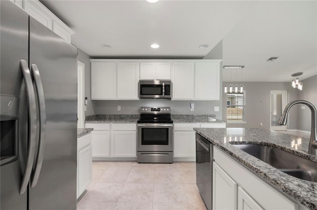 For Sale: $349,000 (4 beds, 2 baths, 1830 Square Feet)