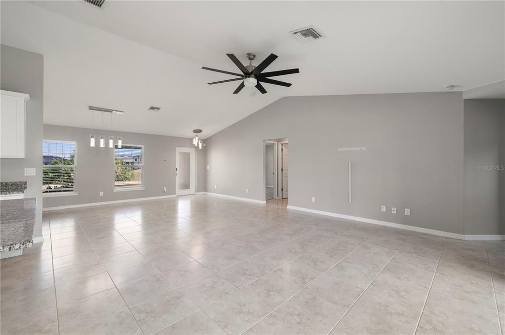 For Sale: $349,000 (4 beds, 2 baths, 1830 Square Feet)