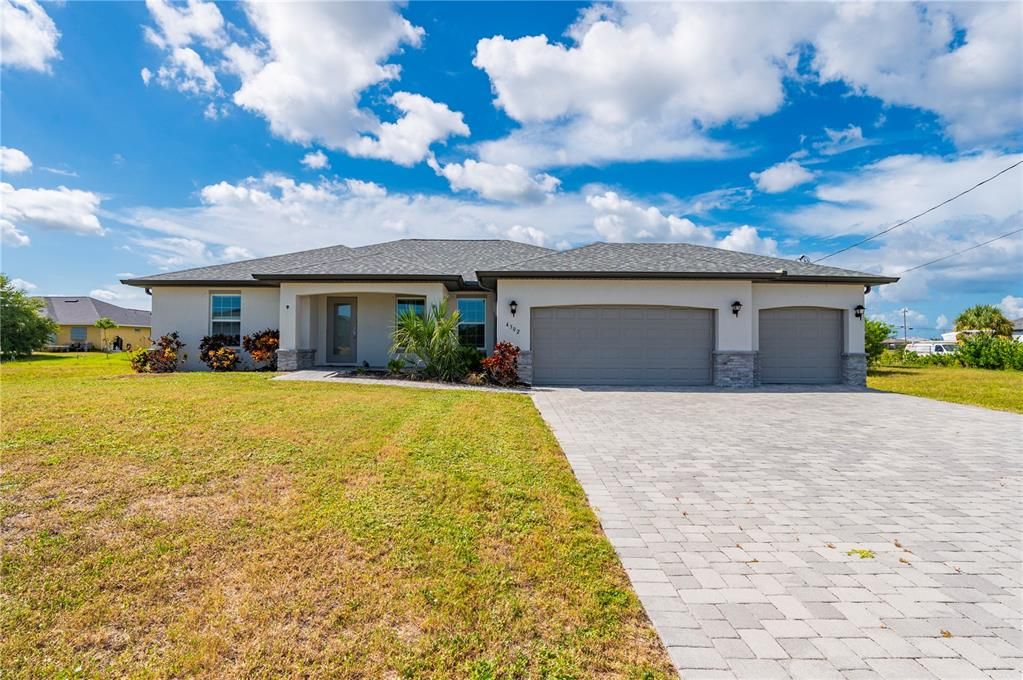 For Sale: $349,000 (4 beds, 2 baths, 1830 Square Feet)