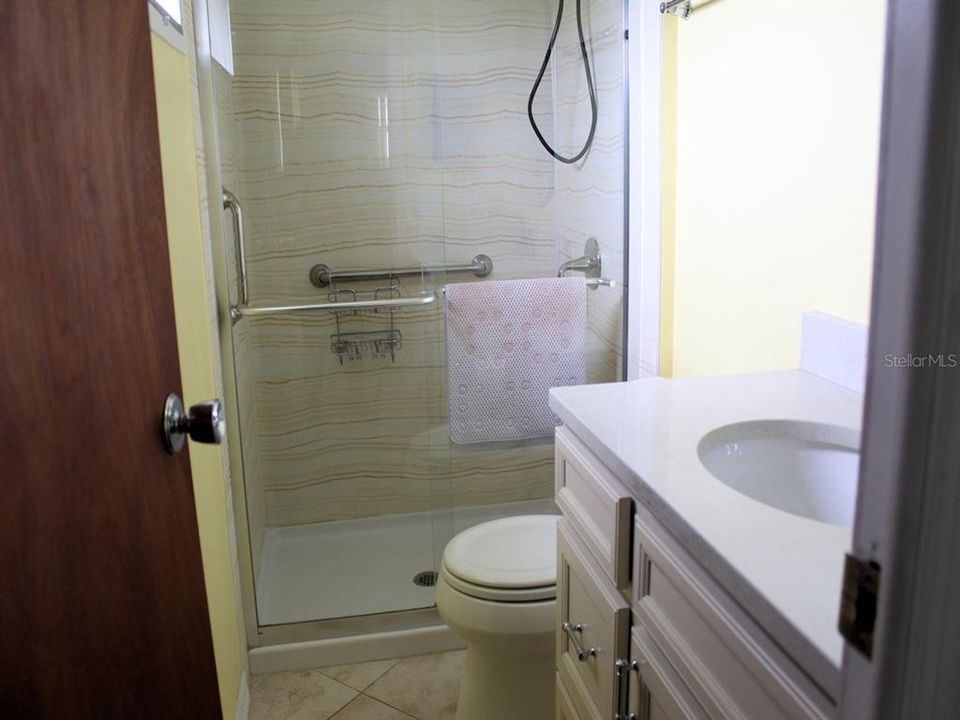 For Sale: $164,500 (2 beds, 2 baths, 1372 Square Feet)