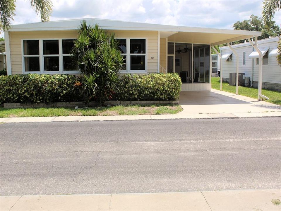 For Sale: $164,500 (2 beds, 2 baths, 1372 Square Feet)